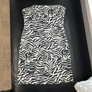 Forever 21 - Zebra Striped strapless mini dress, NWOT Junior Size Large